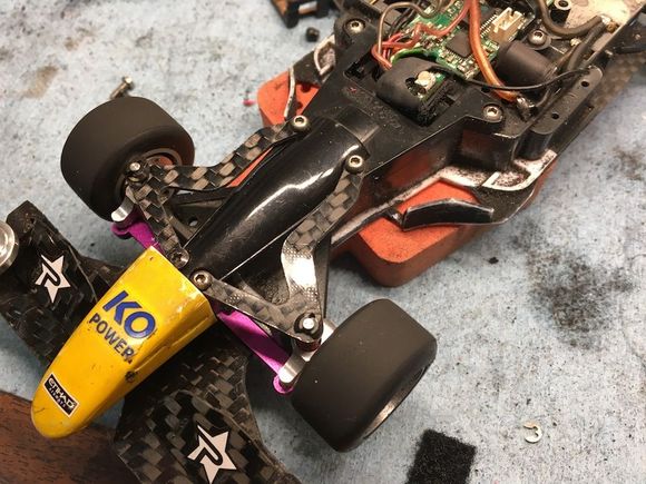 Hello 2010 Mantisworx upper arms! 2 degree camber/2 degrees caster, worked really go0d actually!