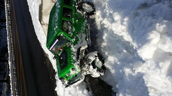 Scx10 Snow Crawling