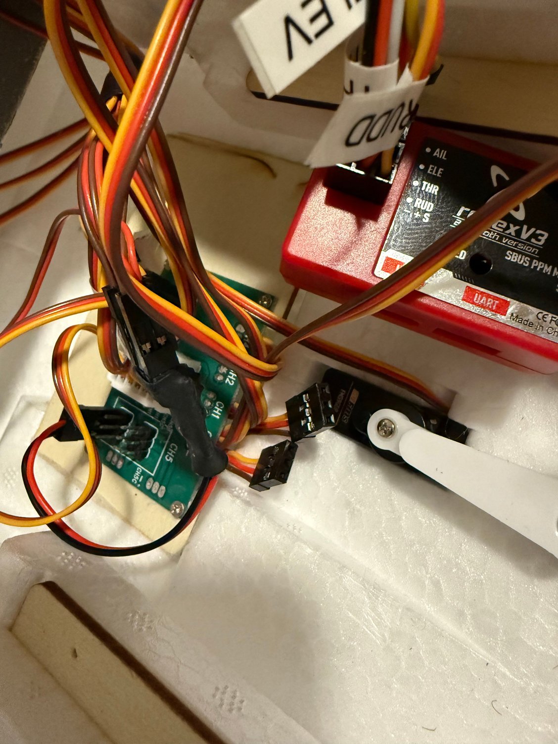 flaps wire from plane channel 6 to receiver channel 6