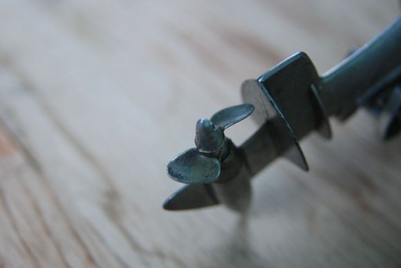 Prop is there with the original lock nut