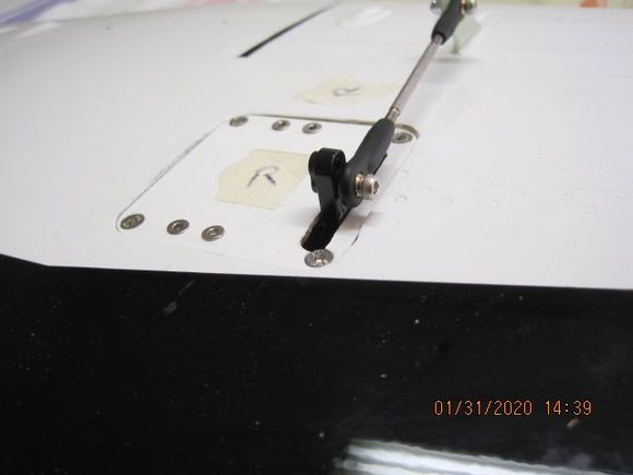 Control rod 20mm to servo screw + elongated mounting plate horn exit