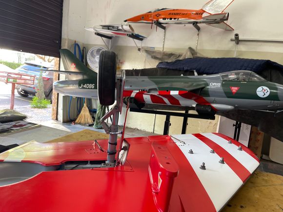 This my Man landing gear it’s 90 degrees. 