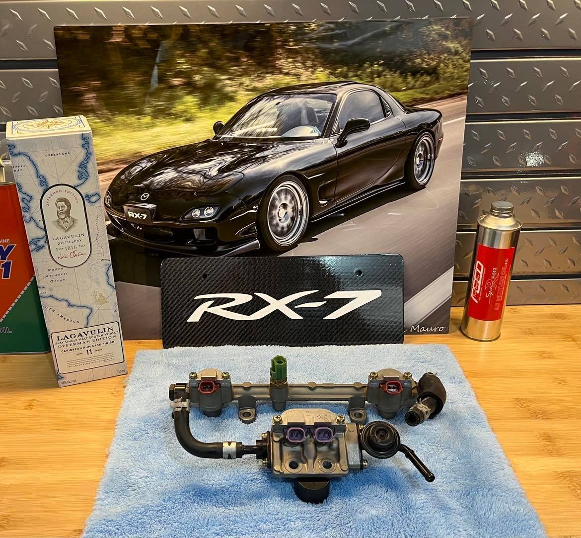 Engine - Intake/Fuel - Super low mile FD Fuel injector & rail assembly with 550cc & 850cc injectors complete - Used - 0  All Models - Morristown, NJ 07960, United States