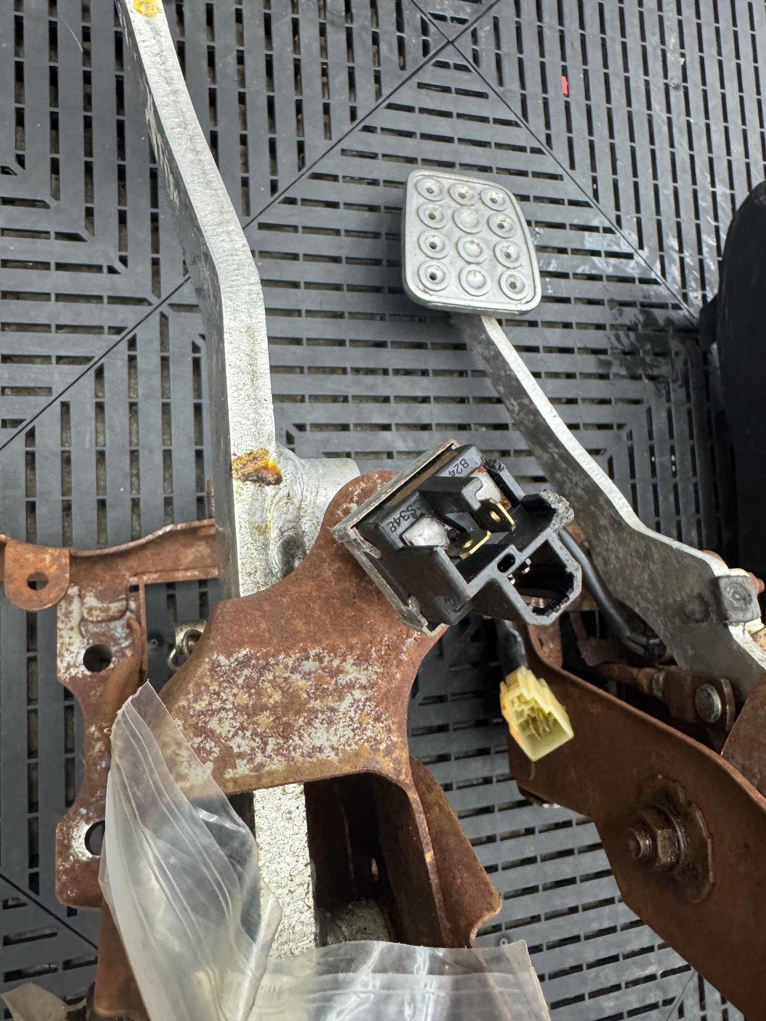 Interior/Upholstery - Complete LHD Pedal Set - Used - 1992 to 2002 Mazda RX-7 - Birmingham, MI 48323, United States