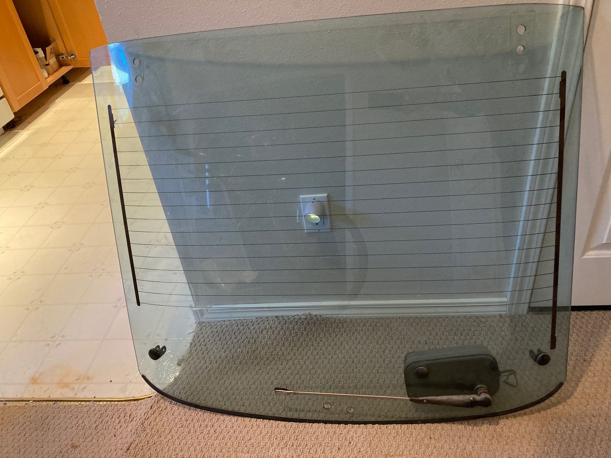 Exterior Body Parts - Rear Glass Hatch with wiper and electronic latch release - Used - 1983 to 1985 Mazda RX-7 - Seattle, WA 98136, United States