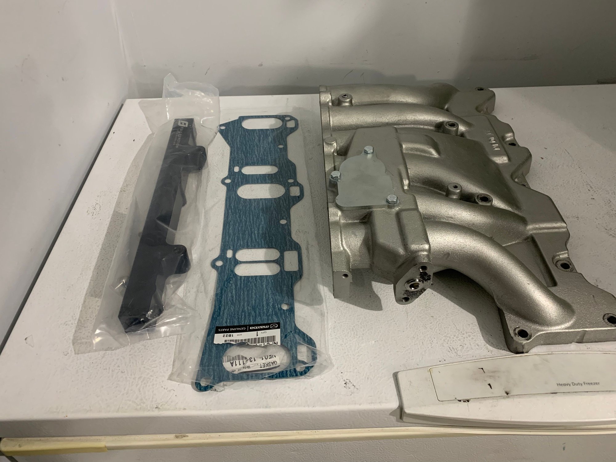 Engine - Intake/Fuel - 20B Lower Intake Parts - Gasket, FFE Rail, Stock LIM - Used - 1993 to 2002 Mazda RX-7 - Allentown, PA 18031, United States