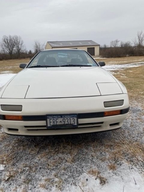 1987 Mazda RX-7 - Estate sale:  Pristine 1987 rx7 garage kept all its life completely stock 58,000 mi - Used - VIN JM1FC3310H0527247 - 4 cyl - 2WD - Manual - Hatchback - White - Cape Vincent, NY 13618, United States