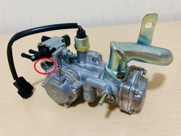 JDM ACV, only one solnoid present with where the Spilt Air Bypass solenoid valve would go but notice no where to install since it's cast over