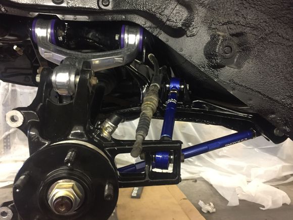 Rear pass suspension front view