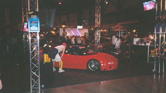 some guys ass and an NSX.jpg