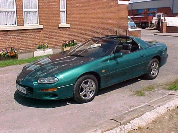 camaro01.jpg