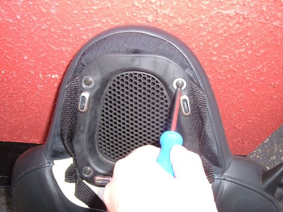 headrest fitting 010.jpg