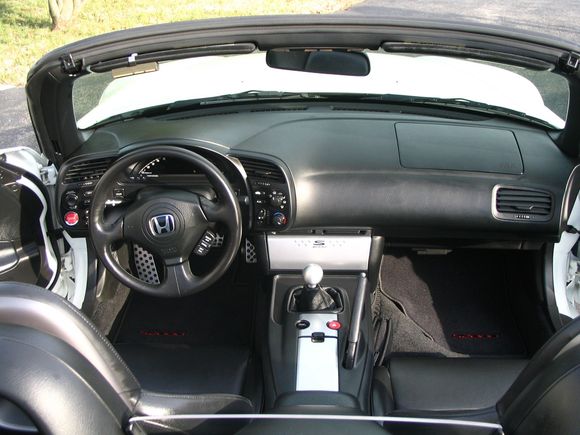 S2000  Black int. 003.jpg