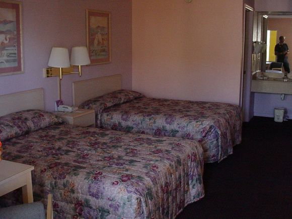 comfort inn room.JPG