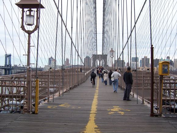 Brooklyn Bridge walkway