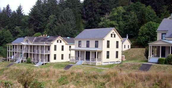 officers quarters.jpg