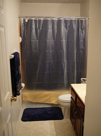 Old guest bath.JPG