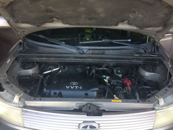Here in the picture is the car without heater core (center picture).