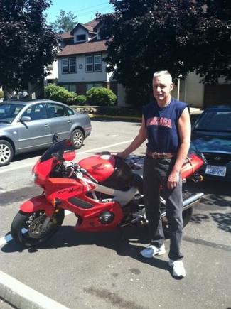 Just me, my bike and a sunny Seattle day!
Hope all of you have been safe all summer.
Carry On,
Gunny
Seattle