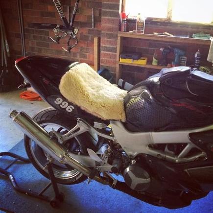 DIY sheepskin saddle-cover