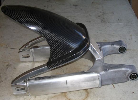 Hi all.
Does anybody know what make of hugger this is?
Or what types of hugger will fit the vtr/900 braced swingarm?
Thanks