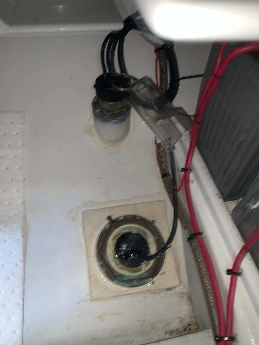 Help with identification Fiberglass / Transducer installation The
