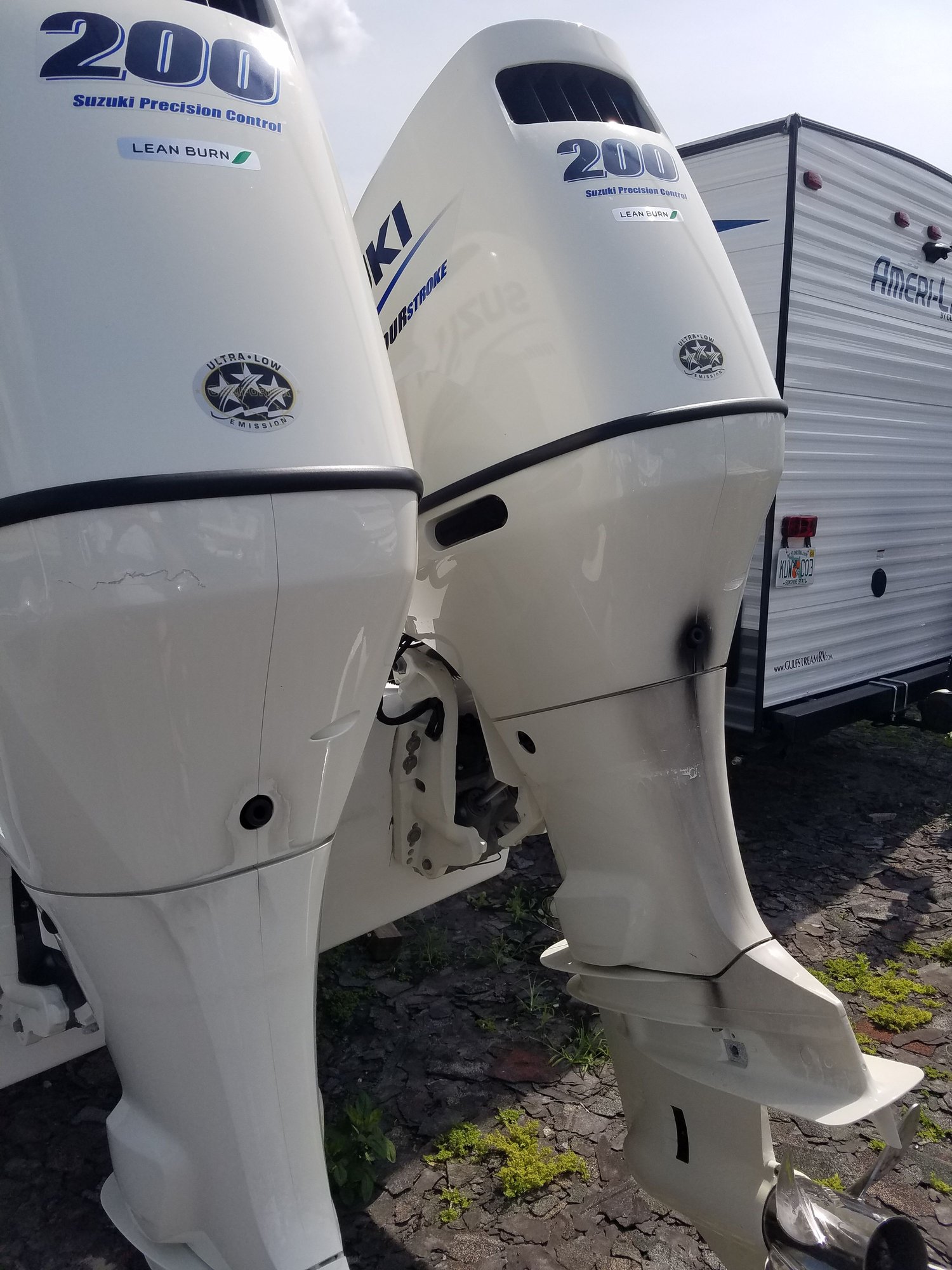 Outboard Excessive Exhaust One Engine? The Hull Truth Boating and