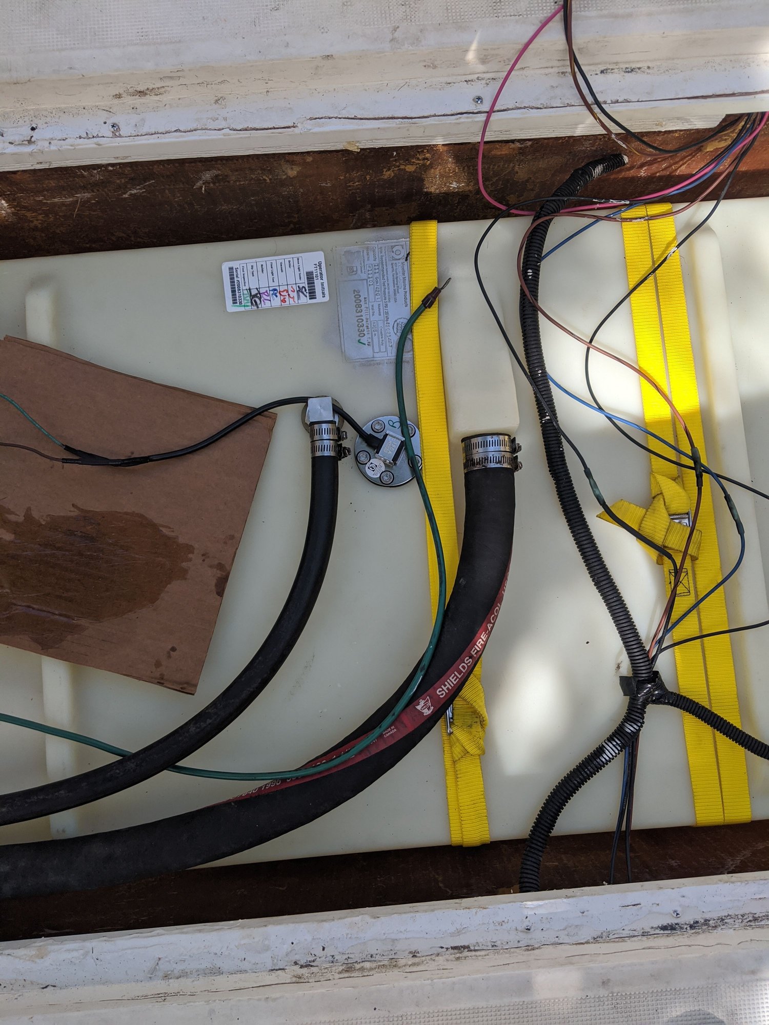 Poly fuel tank grounded? The Hull Truth Boating and Fishing Forum