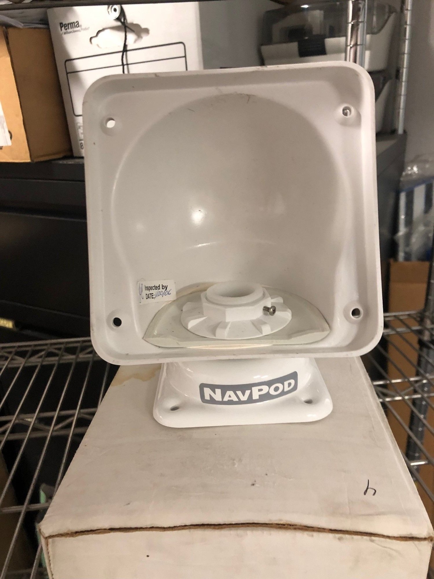 New NAVPOD PowerPod 5"x5" Uncut Free Standing Electronics Swivel Mount