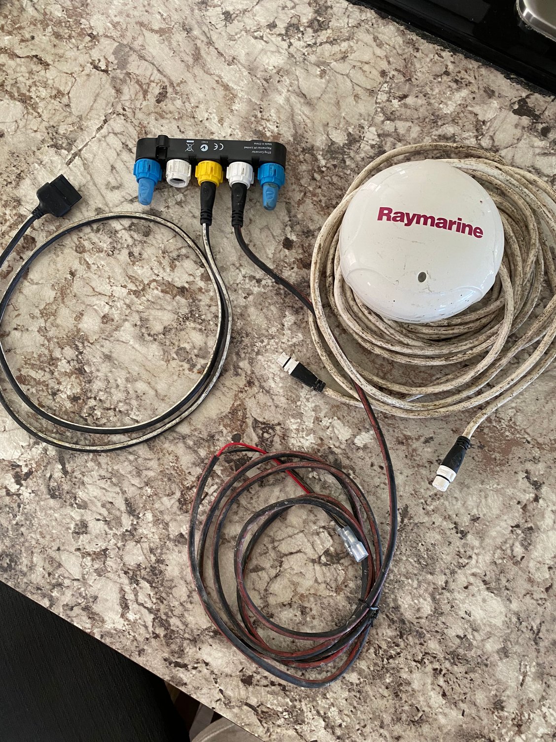 Raymarine gps antenna The Hull Truth Boating and Fishing Forum