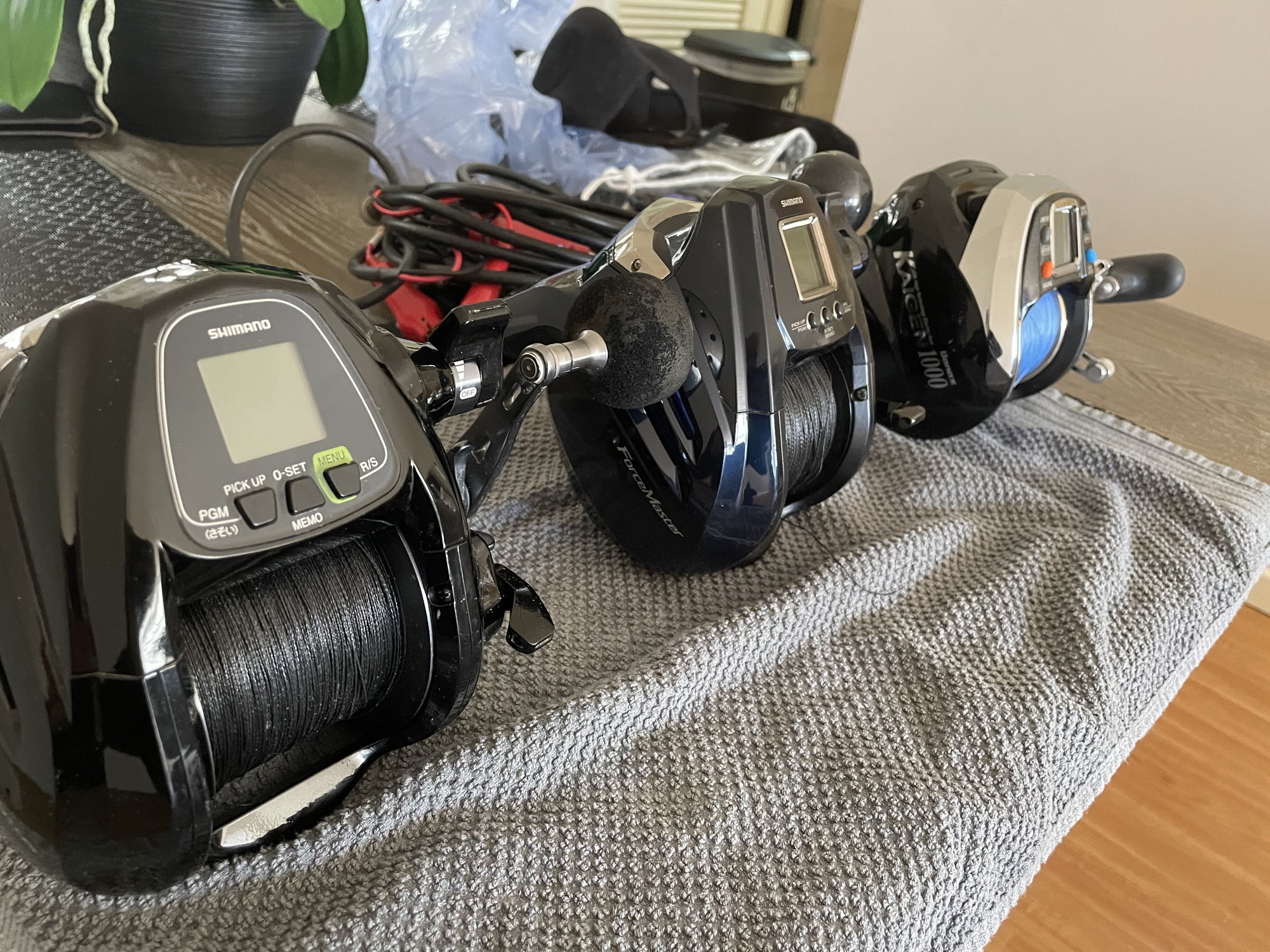 All sold 2 Shimano Forcemaster 9000, 1 Banax Kaigen 1000 electric