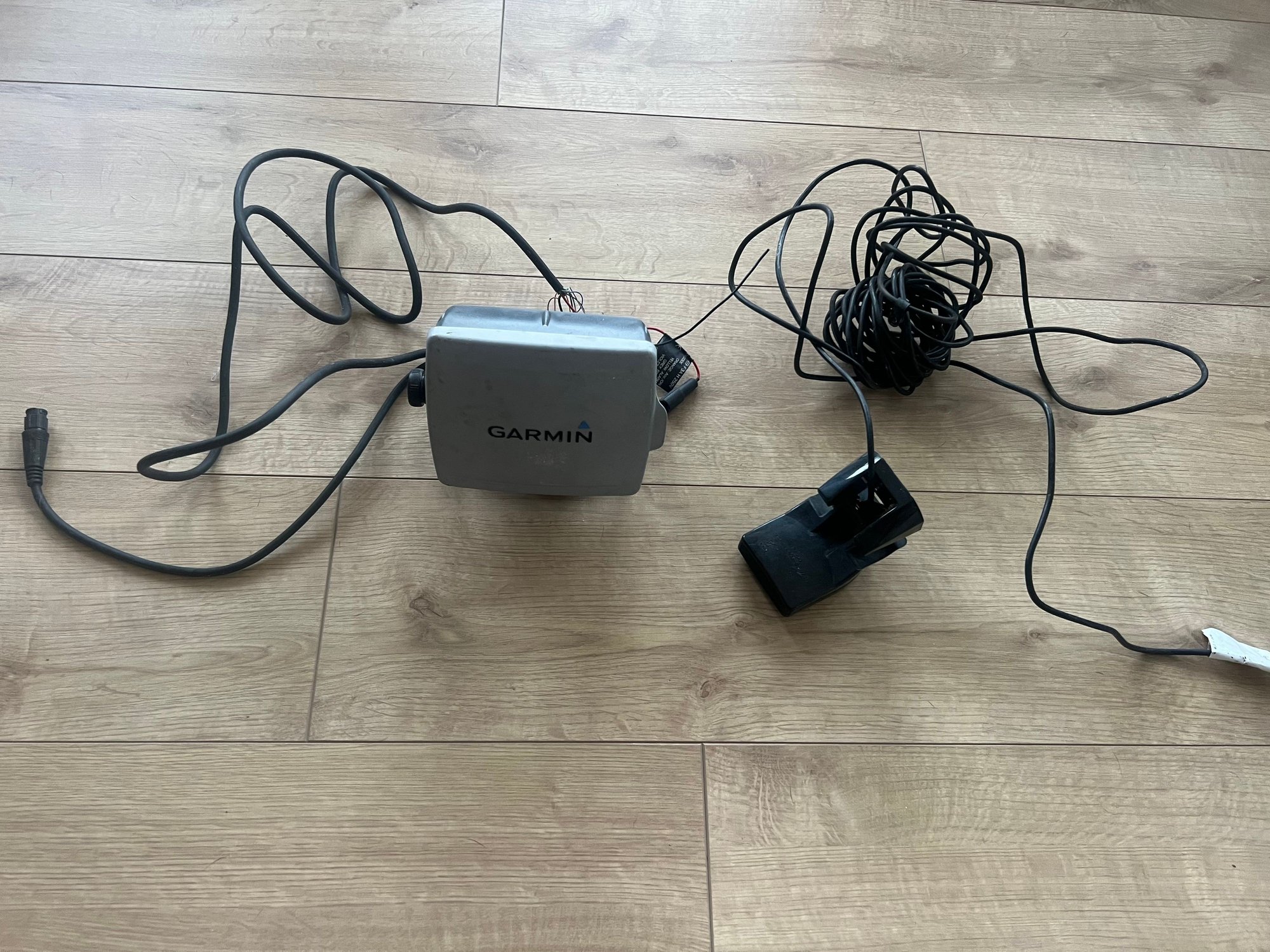 Garmin 441S with transducer and all cables. The Hull Truth Boating