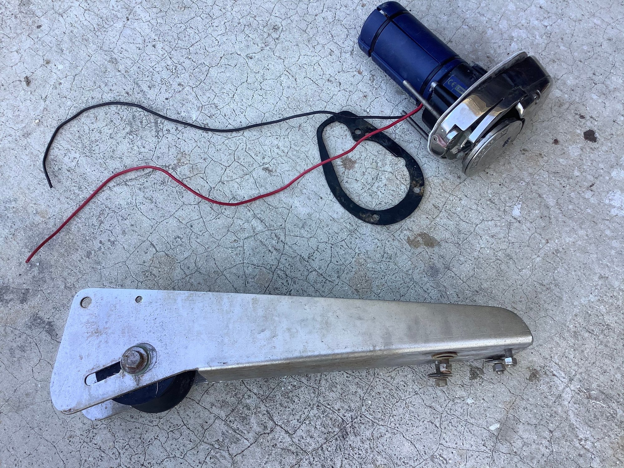 WTB Lewmar Profish 700 Windlass The Hull Truth Boating and Fishing