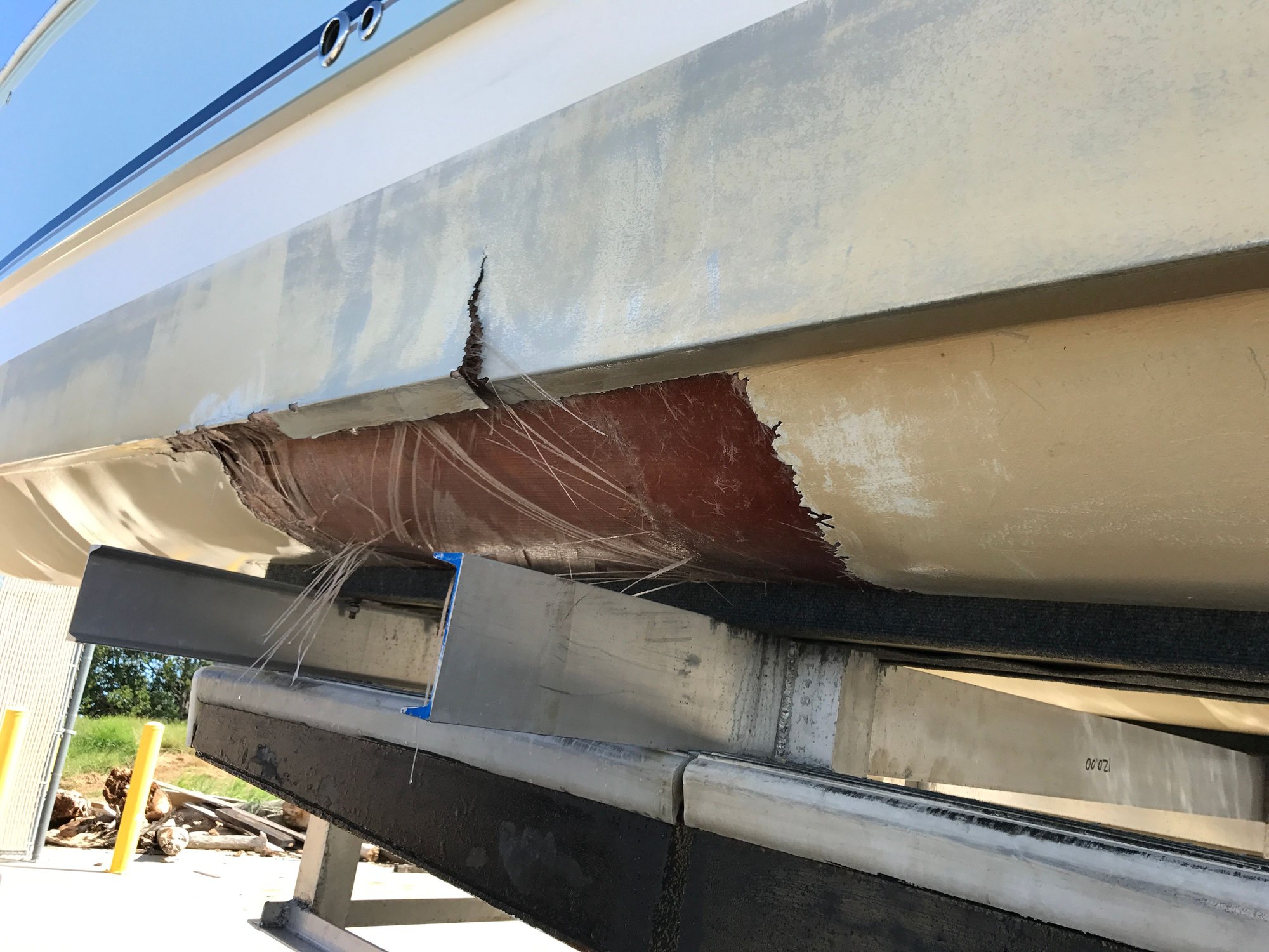 2014 320CC WorldCat Fiberglass Delamination Question? The Hull Truth