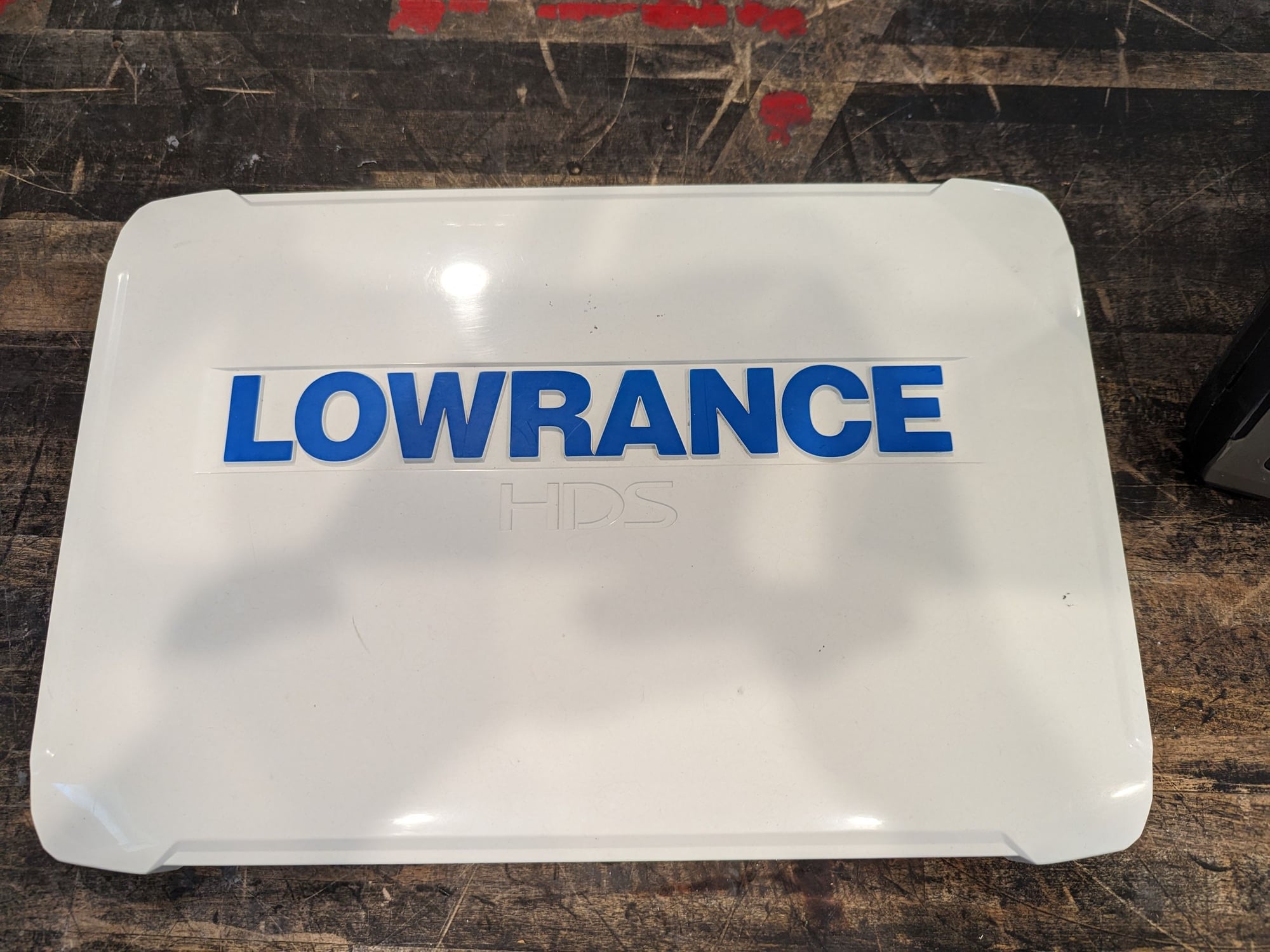 Lowrance HDS-9 Gen3 Suncover