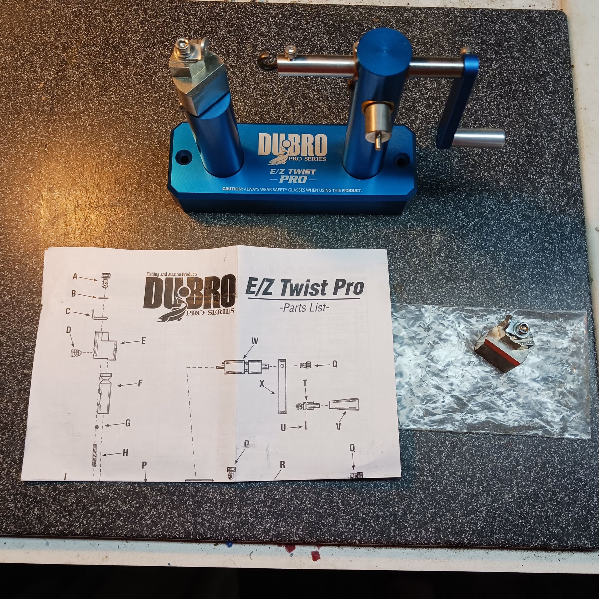DU-BRO Fishing E/Z Twist Pro Deluxe Leader Tool, 5-22 Gauge