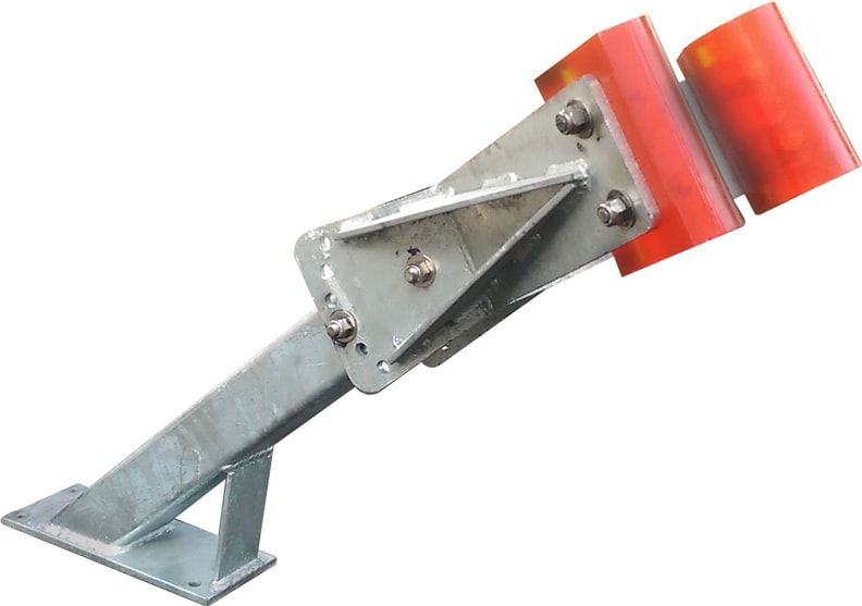 Bow Trailer Roller Damages Boat *PICS* The Hull Truth Boating and