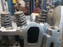 Stock 3500 behive springs on the left
Comp cams spring on the right