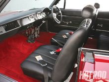 INTERIOR
Red carpet
Black everything else
Console delete
Manual shifter