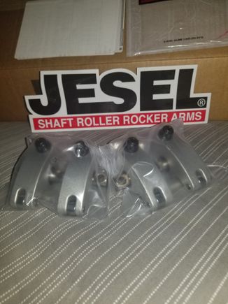 MORE ENGINE PORN .. THESE ARE GOING ON THE 383 !!!