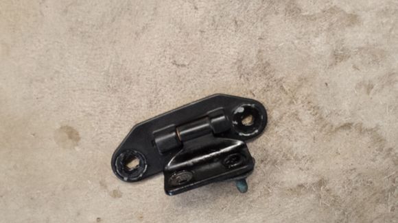 found why my rear hatch not lining up properly. Right hinge bolt broken.