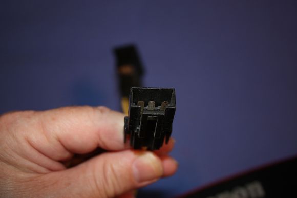 part of the wiring harness that is in the console for the hatch pull down