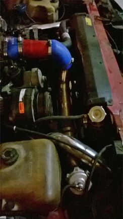 Complete piping, all visible piping is mirror finish lightweight(thin walled) stainless steel, complete, included.