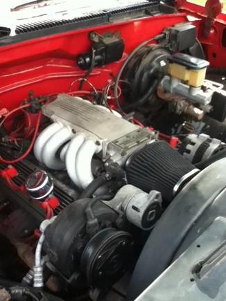 Cleaned up the engine a little. In this picture it still needs a lot of help.