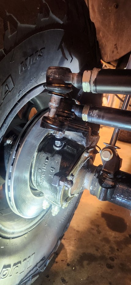 With front end wrapping up and alignment tomorrow. I popped off the pitman arm nut and all the tie rod ends. Anti seized everything and put back together. The pitman nut i only snugged enough to drive it. Im sure They�ll be taking it back off to get the splines right. Tie rod were tightened down then cotter pin installed in each of them.