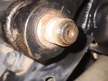 With the pitman arm nut off i was a little discouraged to see the bottom of the splines completely dry. Years ago when i did mine i took the steering box to a friend with a press. It didnt pop off till we hit 13tons on his machine.