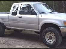 Swapped the factory steel rims for the Alloy rims and 32x10.50 BFG KO2's off my 87' 4 runner 
