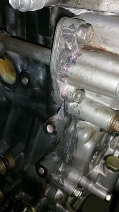 Here's a closer look at the gasket and wetness