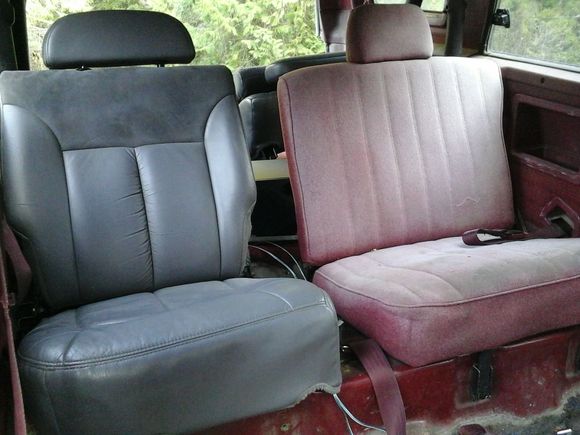 ^^^And finally some pics of the foam and cover on the newly modified 4runner seat bottom frame.