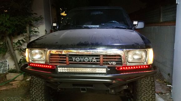 First thing, must finish mounting the new turn signals / running lights. In the image the running lights are on. I was skeptical at first, but I totally like the outcome now. Maybe it's because of all the labor? lol..